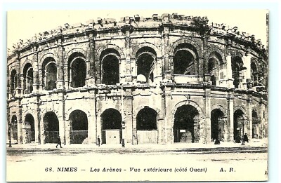 S03-1274, NIMES, LES ARENES, * * 100-YEAR-OLD POSTCARD