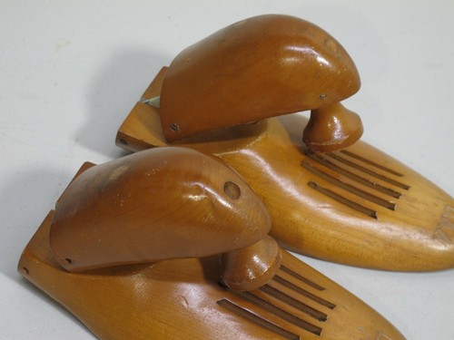 florsheim men's woodard shoe tree