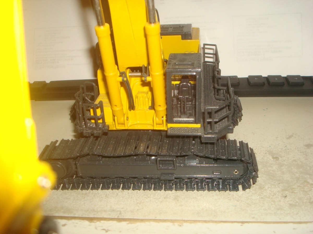 KOMATSU PC1100LC-6 1:50 ダイキャストモデル Joal Komatsu PC1100-6 1:50 Excavator - YouTube