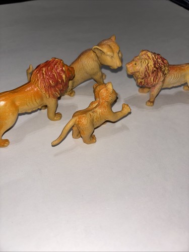 LION PRIDE FAMILY Lioness Cub Animals 4 Figures - Picture 2 of 5