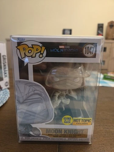 Funko Pop! Vinyl: Marvel - Moon Knight (Glows in the Dark) - Hot Topic (HT)...