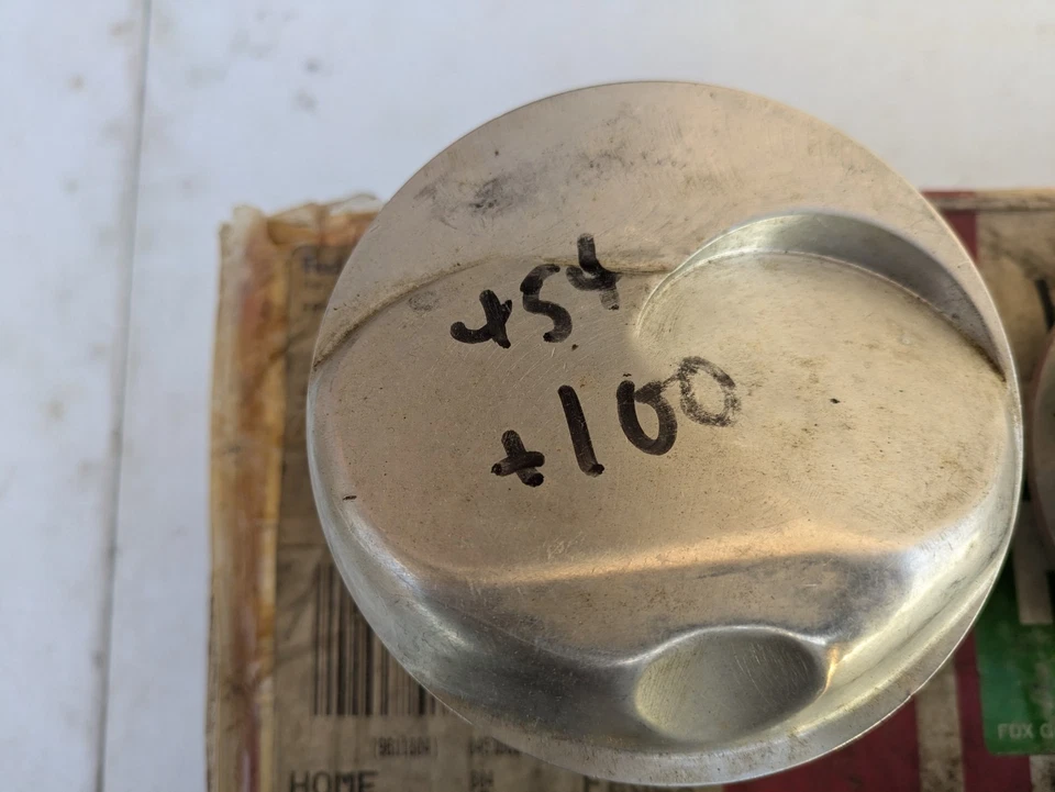 Pistones de carrera forjados Big Block Chevy Aries 454 .100 sobre 13 a 1 compresión Foto 4 de 4