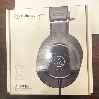 Audio-Technica ATH-M40x Black Over-Ear Monitor Headphones 3.5mm w/ Cables Pouch