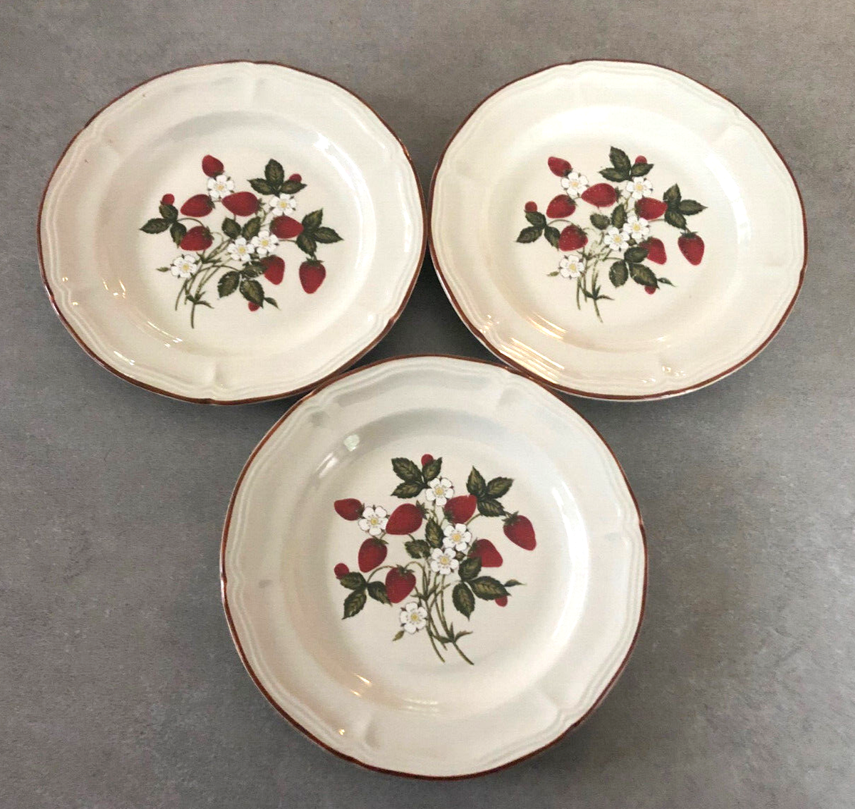 Gibson Fruit Garden Strawberries GID29 Stoneware - (3) 7-5/8