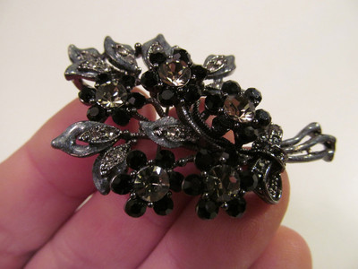 Gunmetal Tone Flower Floral Bouquet Pin Brooch Pendant Black