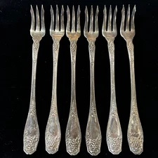 6 Antique Isabella 1913 International Silver Oyster Fork 6”