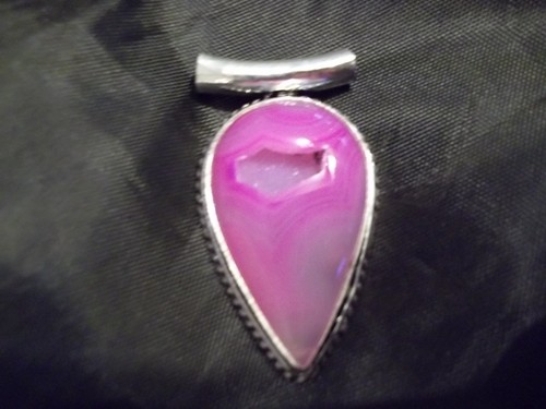 HERMOSO COLGANTE LG ROSA DRUZY HECHO A MANO 2" JOYERÍA DE PIEDRA PULIDA HECHA A MANO - Imagen 1 de 3