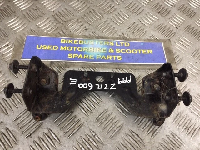 KAWASAKI ZZR600 E Soporte Asiento Modelo 1999 Foto 2 de 2