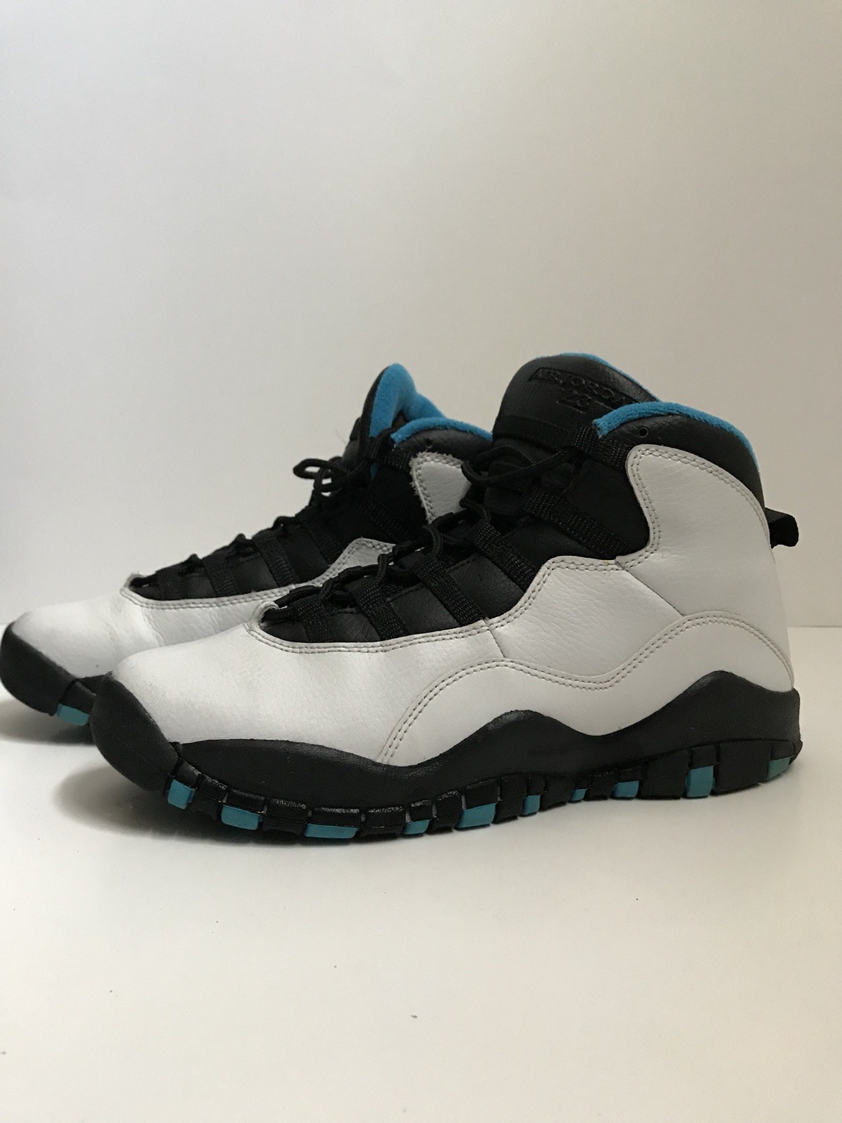 Air jordan retro 10 powder blueee Size 6 Excellent Condition Air jordan retro 10 powder blueee Size 6 Excellent Condition