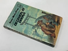 DECISION AT DOONA ~ BY ANNE MCCAFFREY ~ MARCH 1976 8TH PRINTING SF PB BOOK