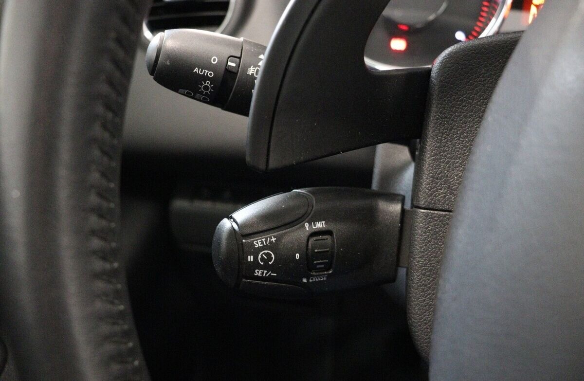 Peugeot 5008 1,6 e-HDi 114 Style ESG 7prs