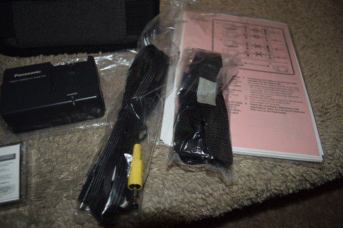Panasonic PV-GS500 3CCD/3DCC Digital Video Camcorder, carrying bag, 3 cassettes - Picture 4 of 20