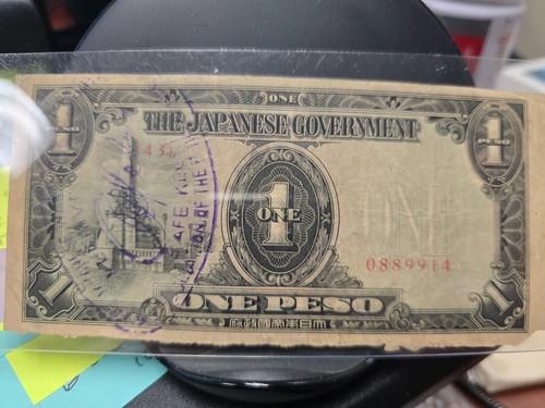 4 Japanese Occ Notes, 2-$5 & 2-$1 Peso, WWII Short Snorter + a War book #4 - Picture 10 of 19