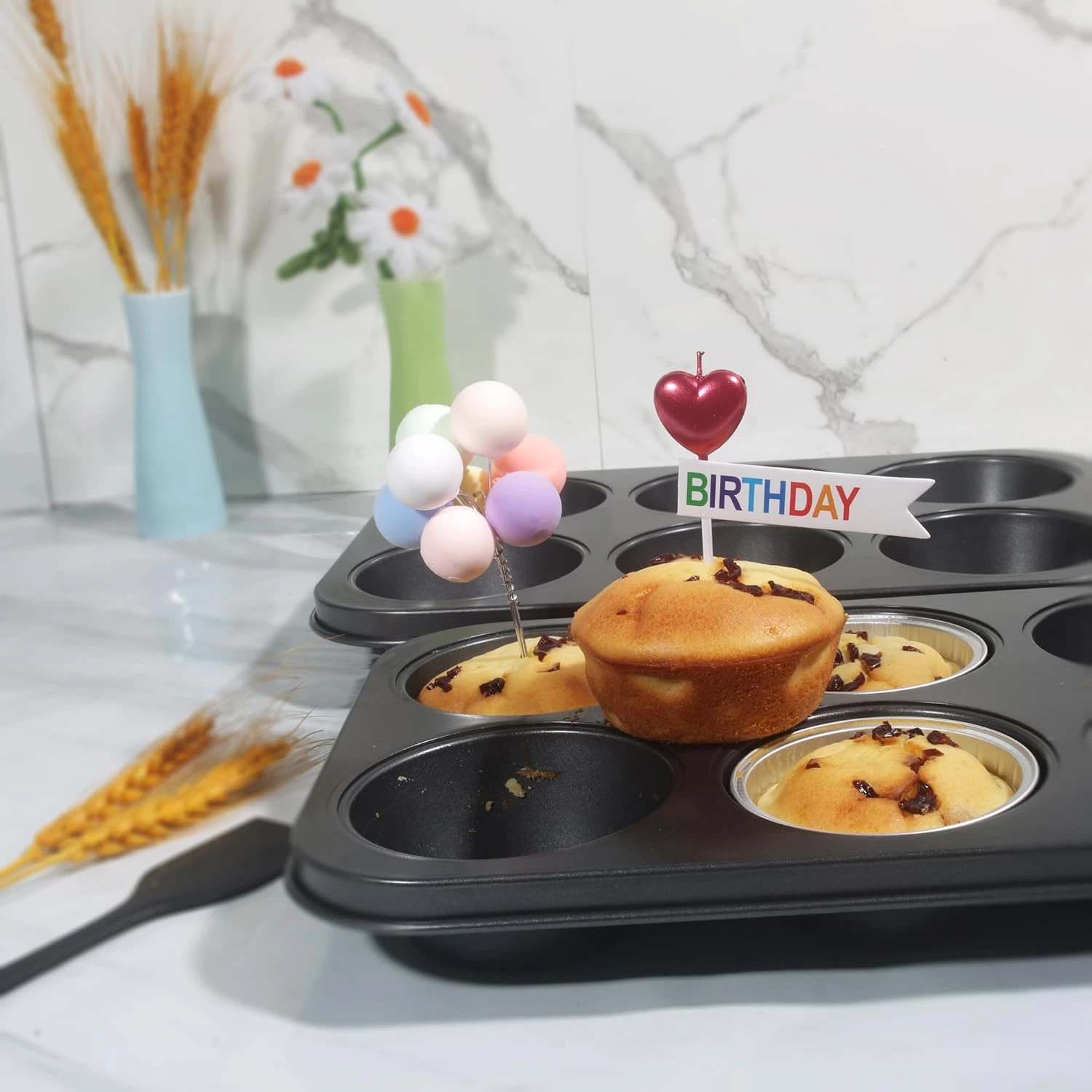 Non-Stick Jumbo Muffin Pans 6-Cup 2 Set Baking a Spatula Extra-Large Muffins
Opens in a new window o