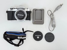 Olympus OM-D E-M10 Mark II Mirrorless Camera Lens Kit - Shutter Count 5,025