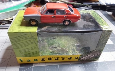 CORGI VANGUARDS HIDDEN TREASURES MORRIS MARINA BLAZE CARRO VERMELHO MODELO VA063