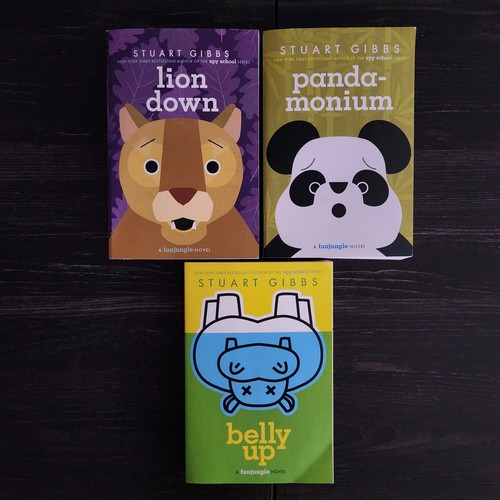 Stuart Gibbs Chapter Books Lot Of 3 Funjungle Lion Down Panda-monium Belly Up - Picture 1 of 3
