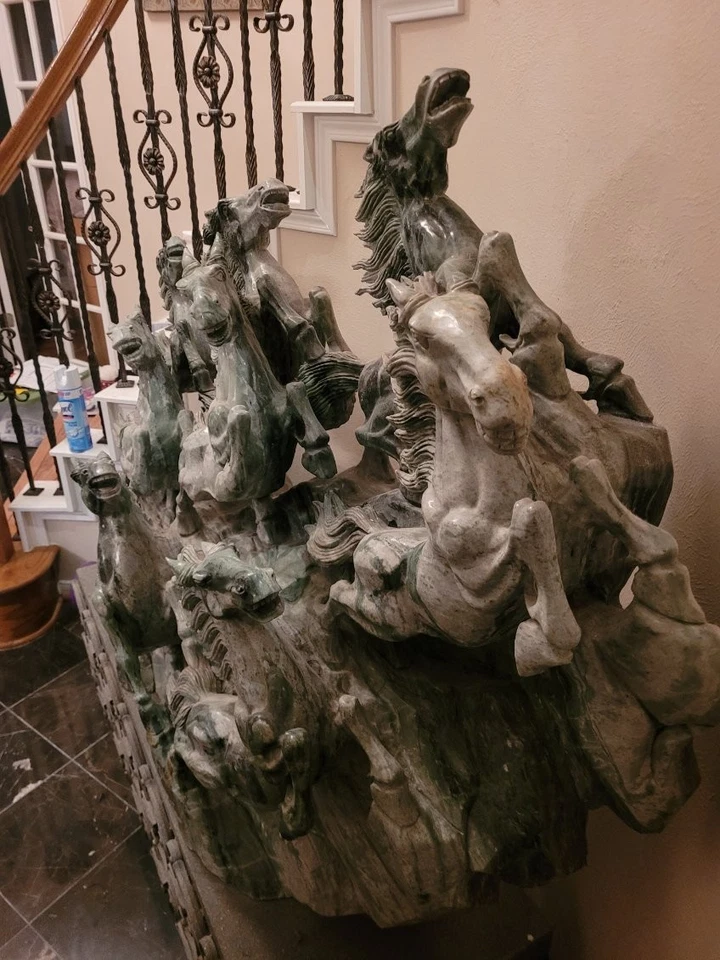 escultura estatua caballo jade Foto 3 de 4