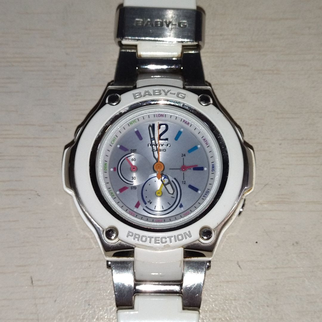 カシオ　Baby-G 型番BGA-1400CA シルバー Amazon.co.jp: [カシオ] 腕時計 ベビージー 電波ソーラー BGA