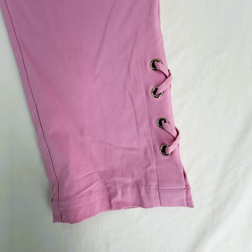 JM Collection Women's Woven Capri Pull-On Pants Blossom Berry Petite Size PM - Picture 2 of 4