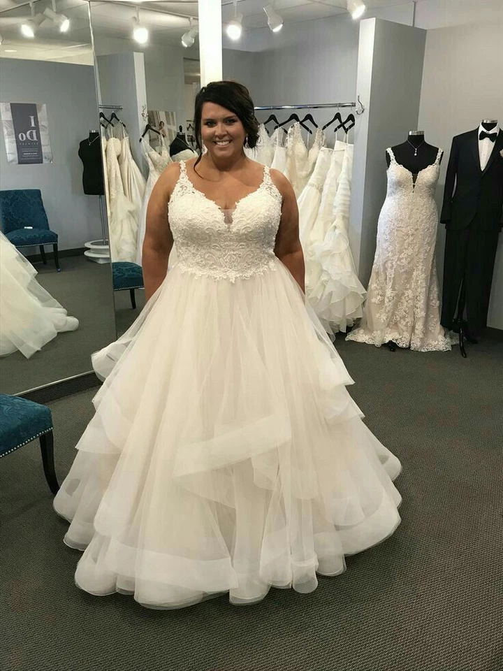 Plus Size Wedding Dresses V Neck Ruffles Lace Appliques Sweep Train Bridal Gown - Image 2 of 4