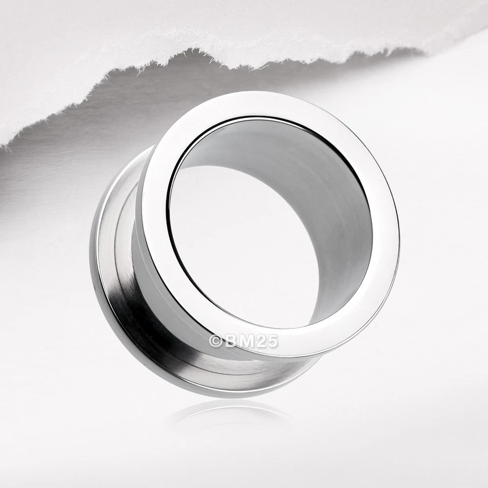 A Pair of Steel Screw-Fit Ear Gauge Tunnel Plug - Image 2 of 4