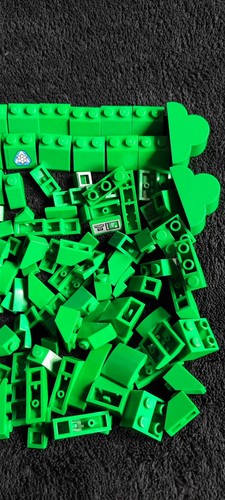 LEGO Green Slopes Bundle 100g+ Mixed Curved Roof Smooth Ramp Bricks Pieces Lot - Picture 4 of 4