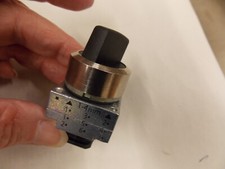 New Siemens 3SB35 00-2TA11 2 Position Selector Switch  J1