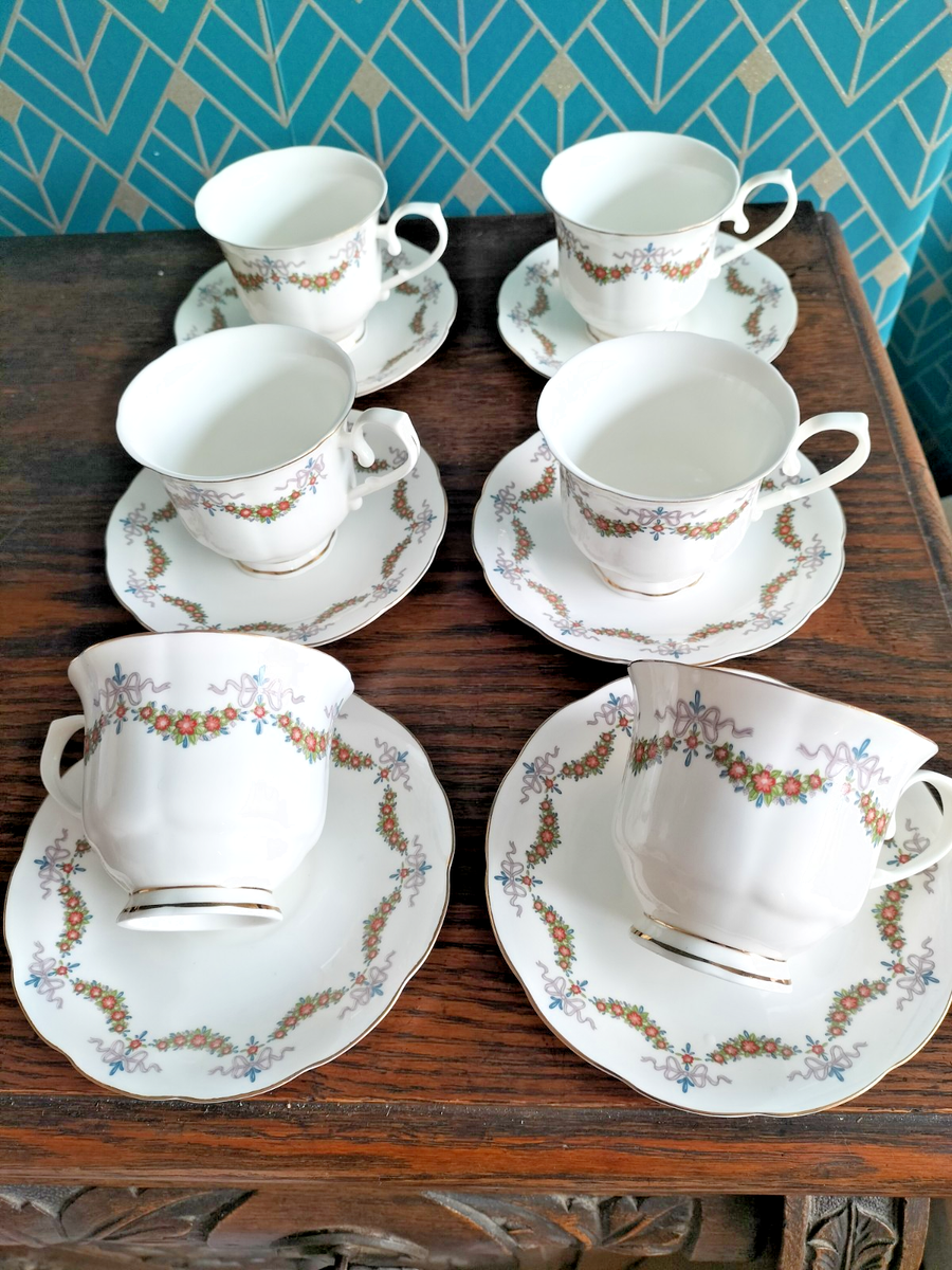 ROYAL WESSEX BONE CHINA SPRING GARLANDS TEACUPS AND SAUCERS BY CANDIDA HAND