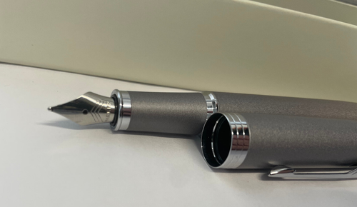 PARKER IM Writing Rituals Fountain Pen Grey Finish with Gradient - No Ink - Used - Picture 6 of 7