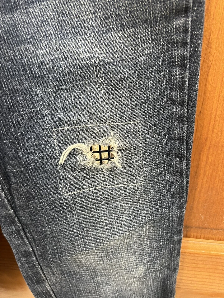 Pantalones de mezclilla rectos Monster High parche sintético tachonado niñas 10R calavera bordada Foto 3 de 4