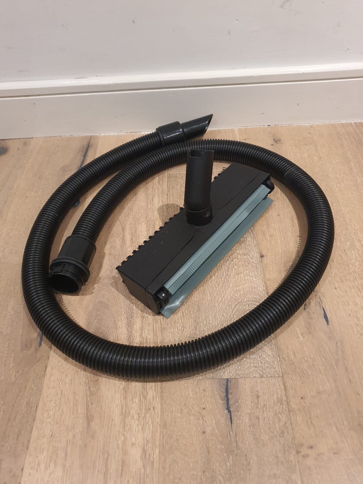 GVE370 Wet & Dry Vacuum & Carpet Cleaner eBay