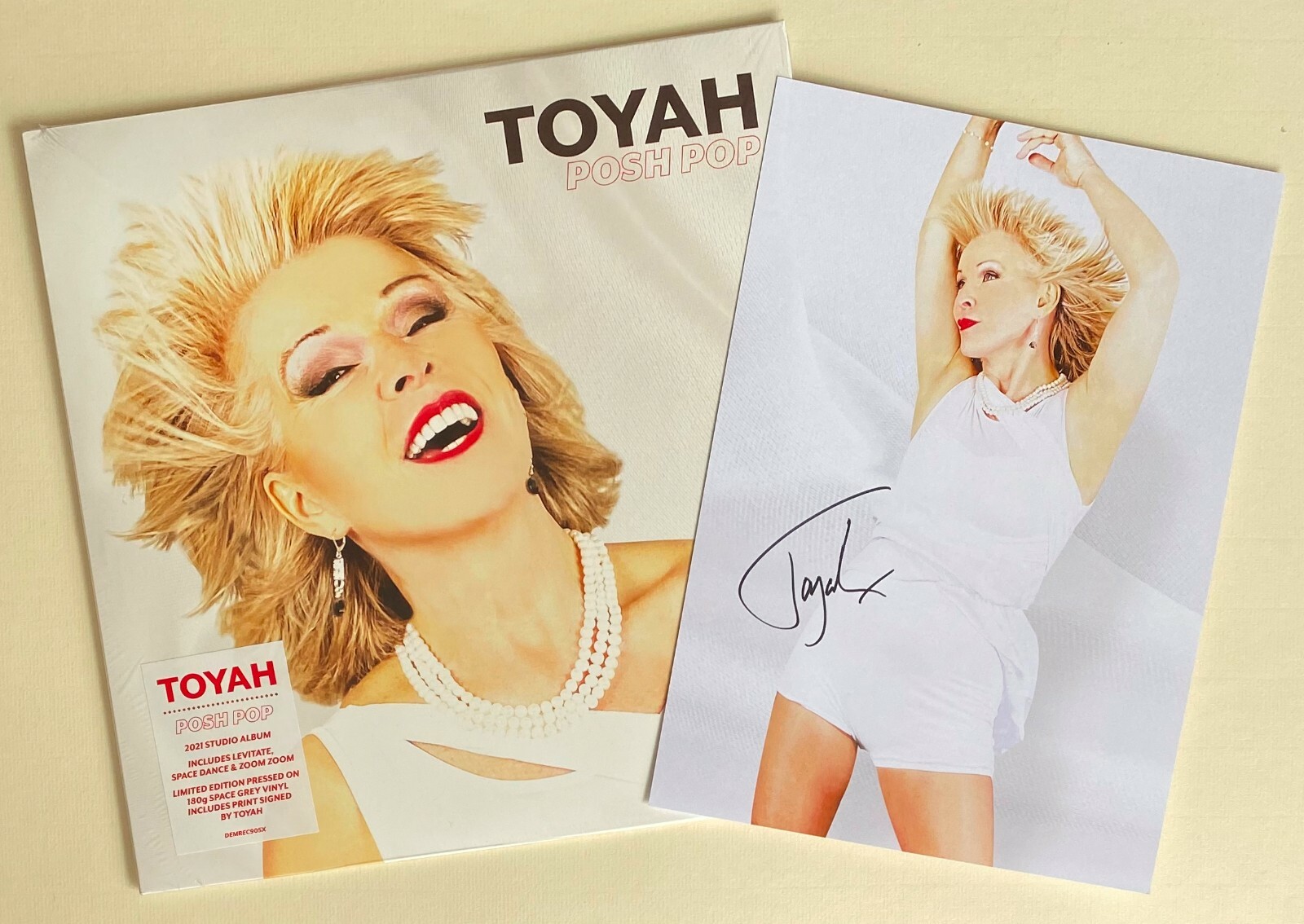 TOYAH * POSH POP * LIMITED EDITION GREY VINYL w SIGNED ART PRINT * BN * LEVITATE
