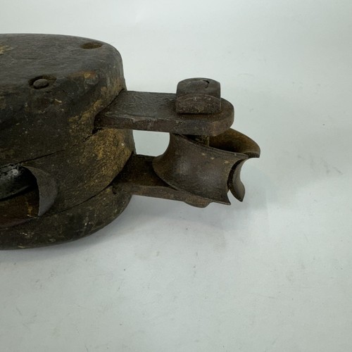 Large Vintage Boston Lockport Block Co USA Cast Iron Wooden Pulley Rustic - Picture 4 of 9