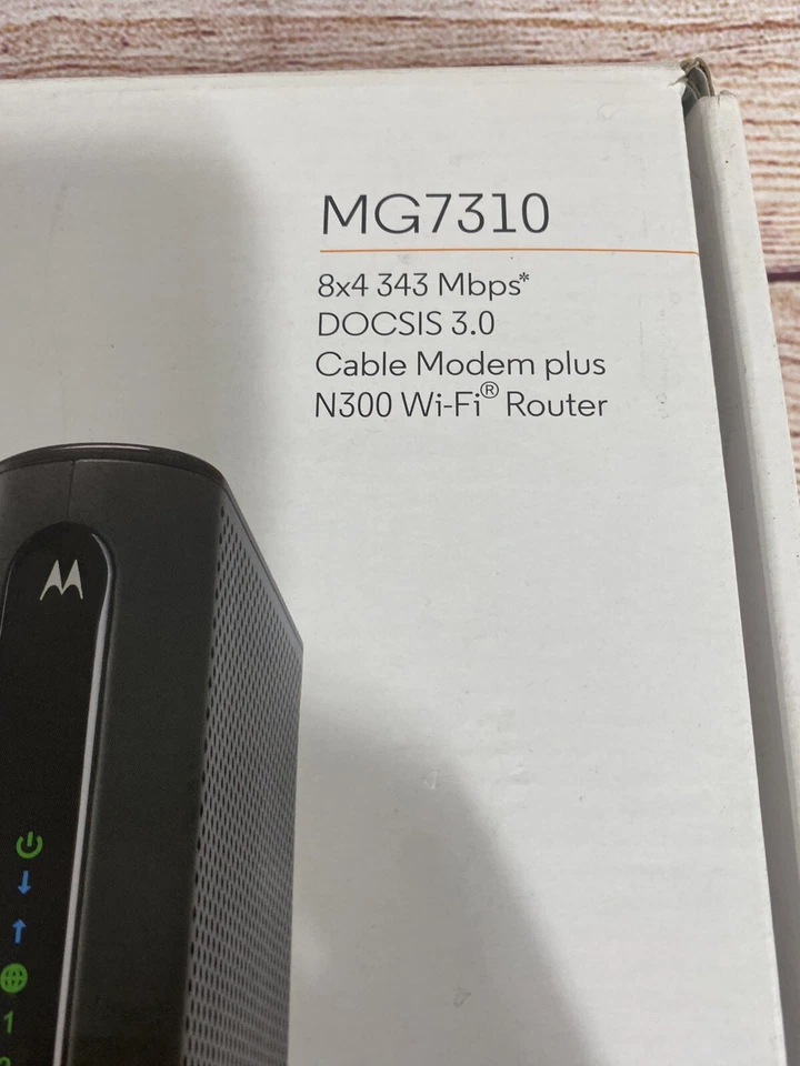 Motorola MG7310 343Mbps DOCSIS 3.0 Cable Modem plus N300 Wi-Fi Router - Image 3 of 4