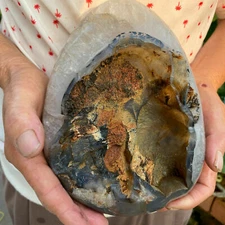 7.36 lb Natural Agate Hole "Crystal Cluster" - Cluster hearts from Madagascar 