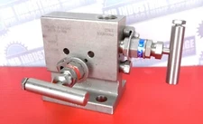 PGI - PM-618SCG 2 Valve Power Manifold 316SS 1/2" FNPT x Flange Carbide (NEW)