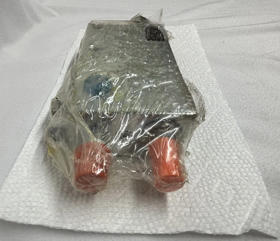 Válvula de control accionada hidráulicamente John Deere AT502554, R930081427, nueva Foto 4 de 4