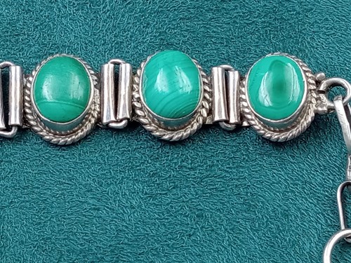 Sterling Silver Link Bracelet w. Oval Cabochon Malachite Settings: 7.5" Long - Picture 4 of 10