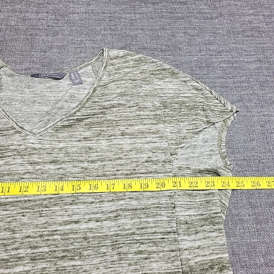 女式 V 领倦怠上衣中号橄榄色现代时尚 T 恤 — 第 2/4 张图片