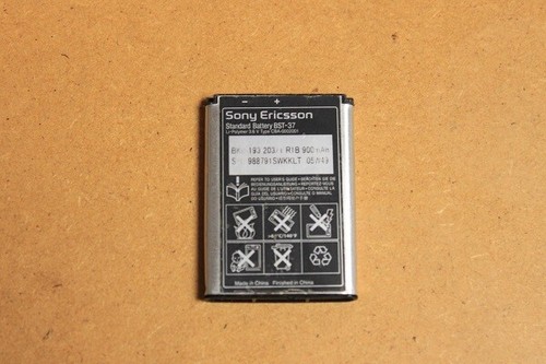 BST-37 Battery for Sony Ericsson W800i W810i K750i K610i K600 W550i W600i W700i - Picture 2 of 3