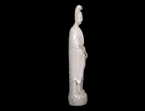 2 antike Blanc de Chine Guanyin, Dehua, China, 18. Jh., Thurn & Taxis, Sotheby’s - Bild 3 von 16