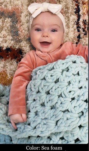 Crochet Knit Baby Blanket Great for Stroller, CarSeat Bernat Blanket Yarn - Picture 8 of 8