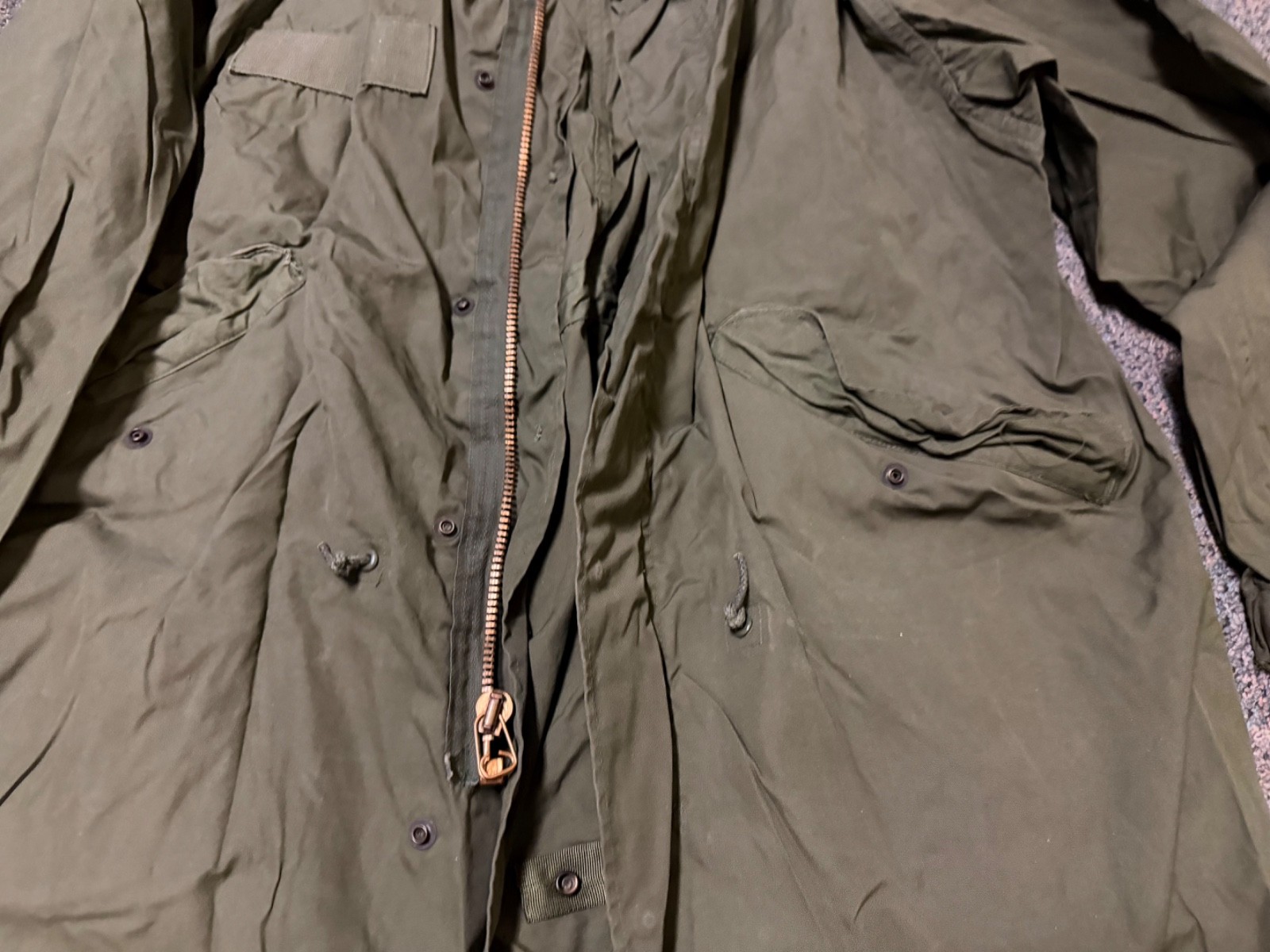 ORIGINAL VIETNAM WAR US ARMY M-65 ARTIC COLD WEATHER PARKA-LARGE, 1977