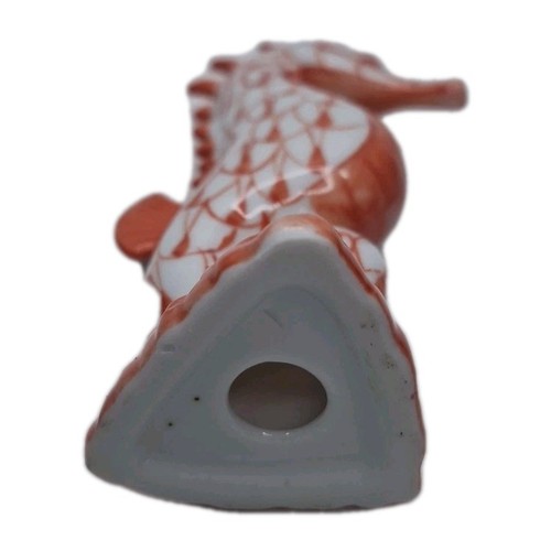 Andrea By Sadek Coral & White Fish Net Pattern Porcelain Seahorse Figurine 4.5” - Bild 6 von 6