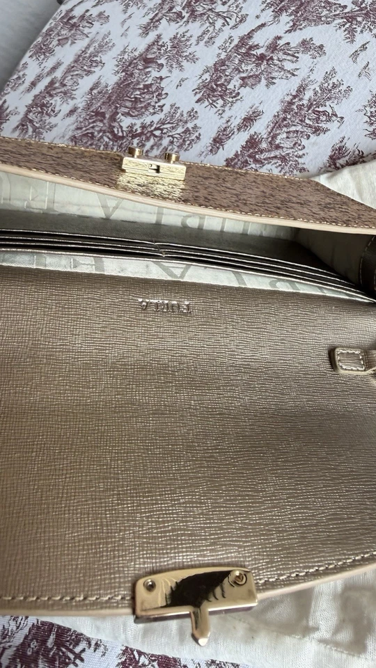 Furla Women's Leather Shoulder Bag Gold Color Italy Luxury Brand - Image 3 of 4