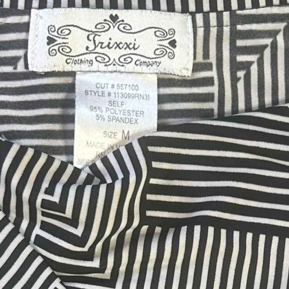 Blusa Trixxi Mujer Top Talla M Negra Blanca Geométrica Rayas Manga Corta Foto 2 de 4