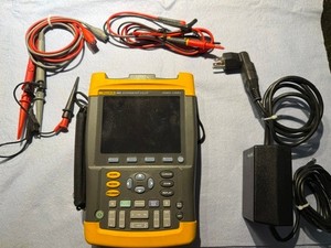 Fluke 199C 200MHz 2.5GS/s Digital Oscilloscope Scopemeter Multimeter