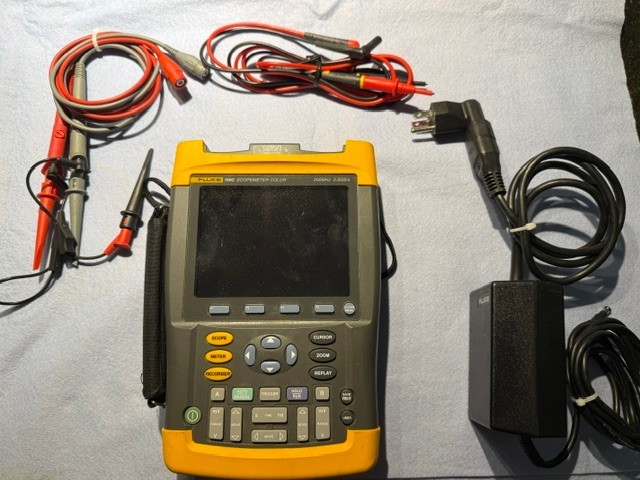 Fluke 199C 200MHz 2.5GS/s Digital Oscilloscope Scopemeter Multimeter