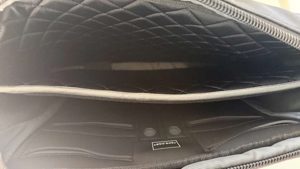 Computadora portátil Acme Made San Francisco - North Point Attache negra mate - AM20111-HT Foto 2 de 4